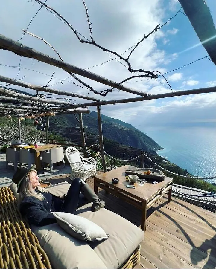 Refuge Uwabio Organic Vineyard Cinqueterre Villa Riomaggiore Italy
